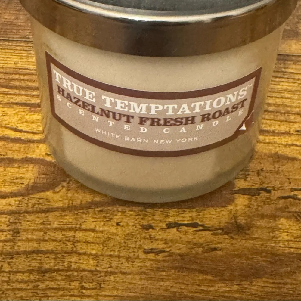 White Barn True Temptations Hazelnut Fresh Roast Candle 4 oz – Discontinued - Picture 2 of 9